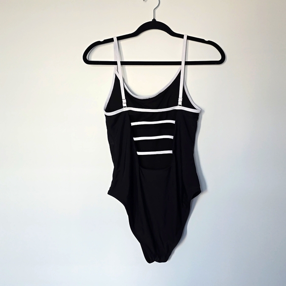 Hurley One Piece Swimsuit - Picture 3 of 4